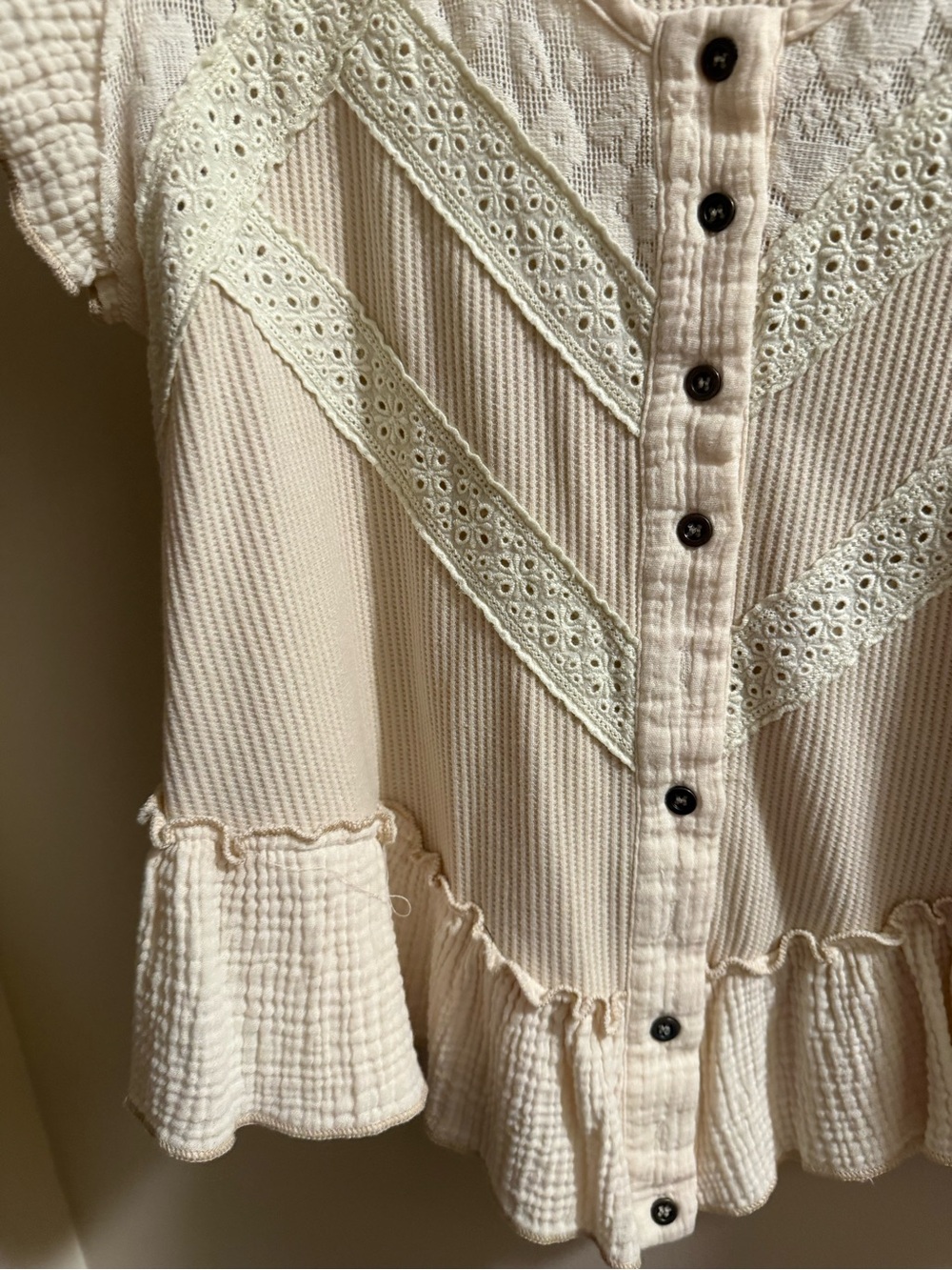 POL Cream Lace & Eyelet Button-Front Flutter Sleeve Top - Picture 3 of 5